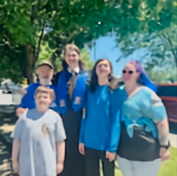 Meet your Posher, Selina - Picture 2 of 2